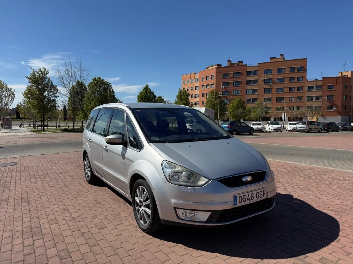 Ford Galaxy 2.0TDci Ghia Gris - 2