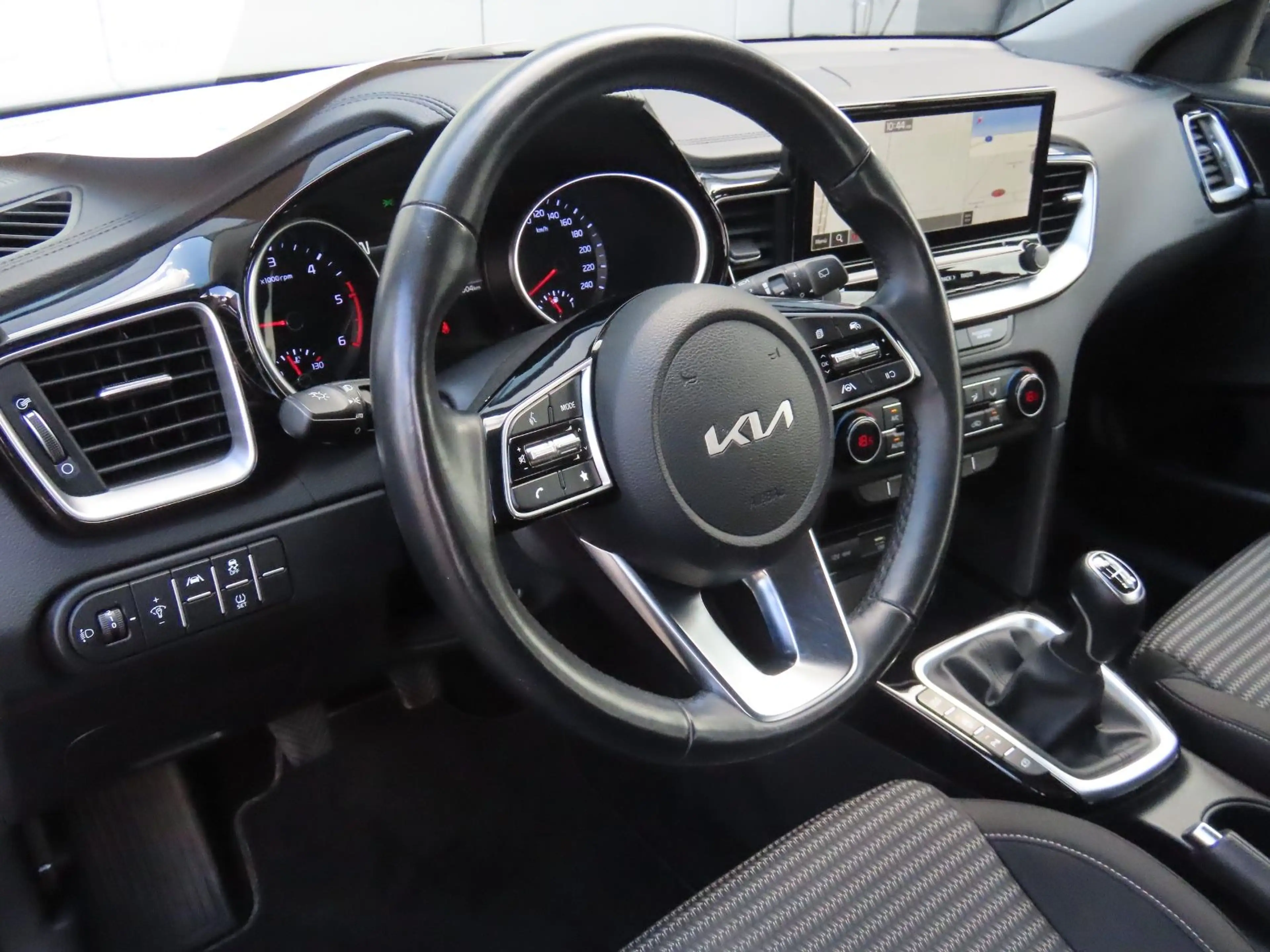 Kia Ceed SW / cee'd SW cee'd SW 1.6 CRDI Sitz-/Lenkradheizung Klima ACC — photo 15