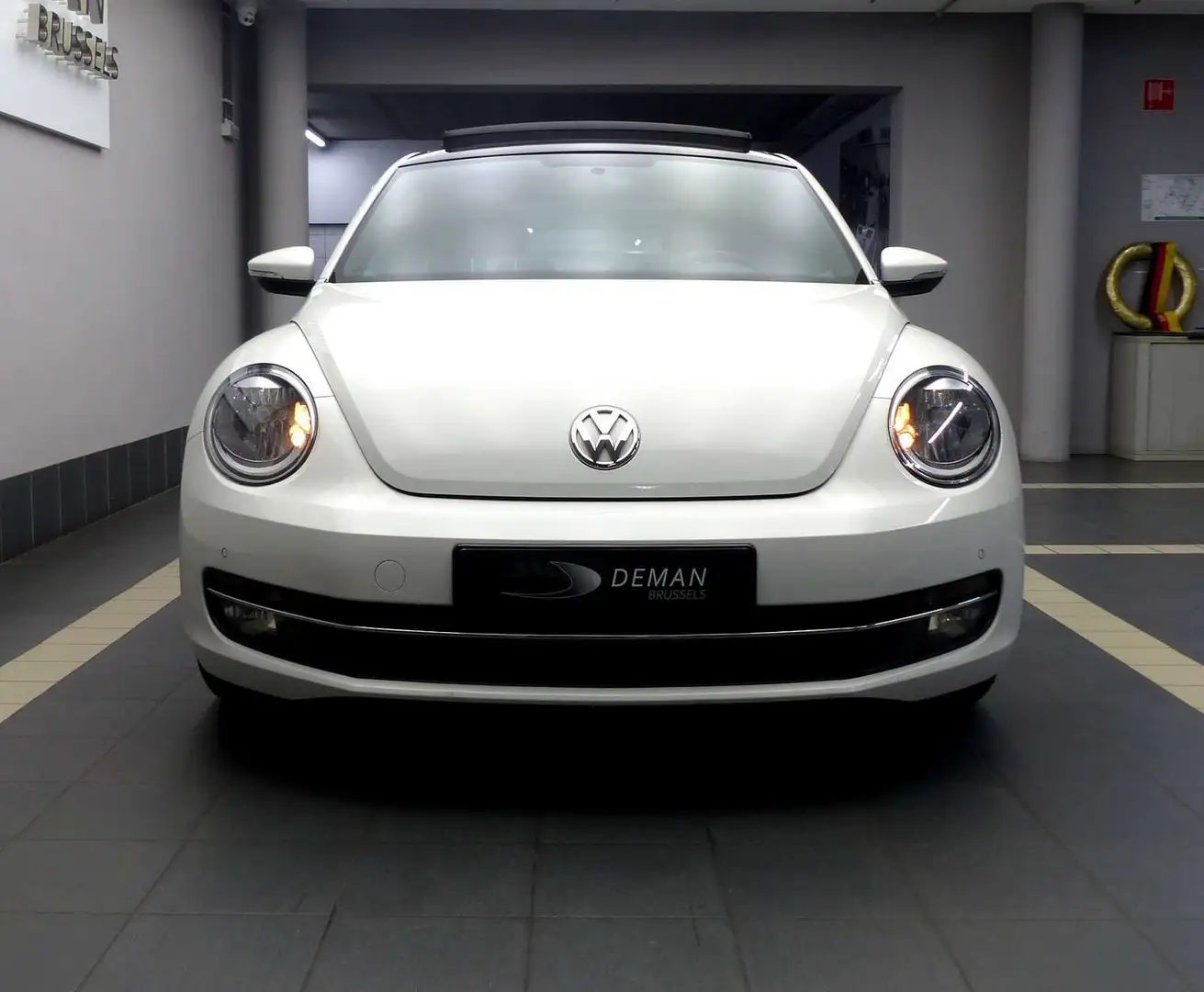 Volkswagen Beetle 1.2 TSI Design DSG* Toit panoramique ouvrant* Weiß - 2