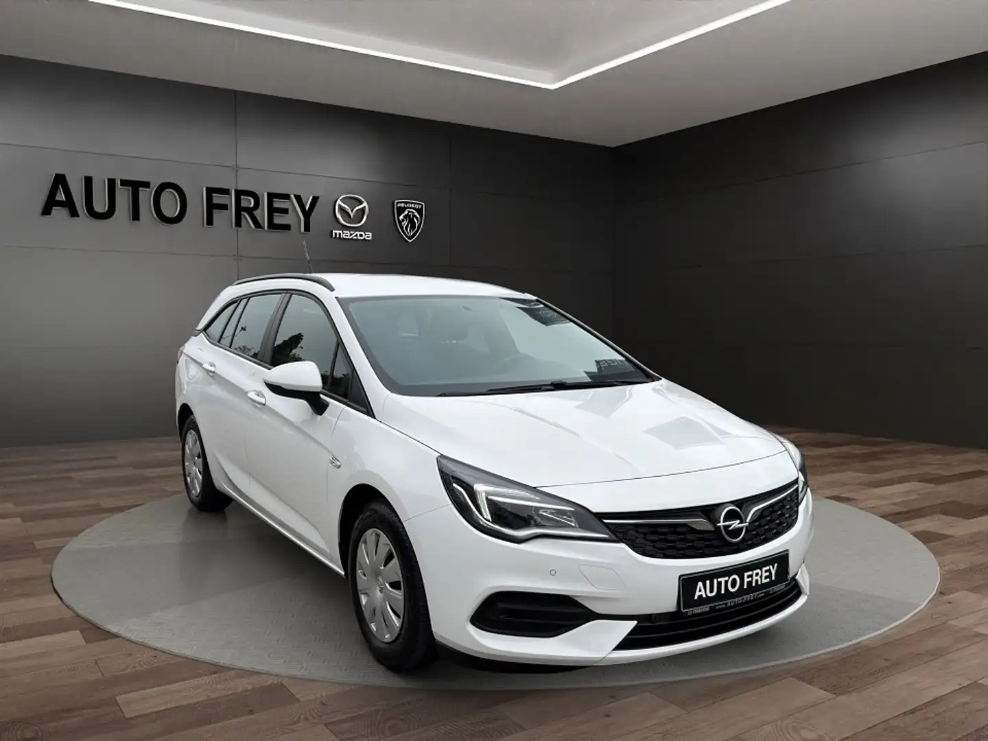 Opel Astra 1.2 Turbo Sports Tourer Blanc - 1