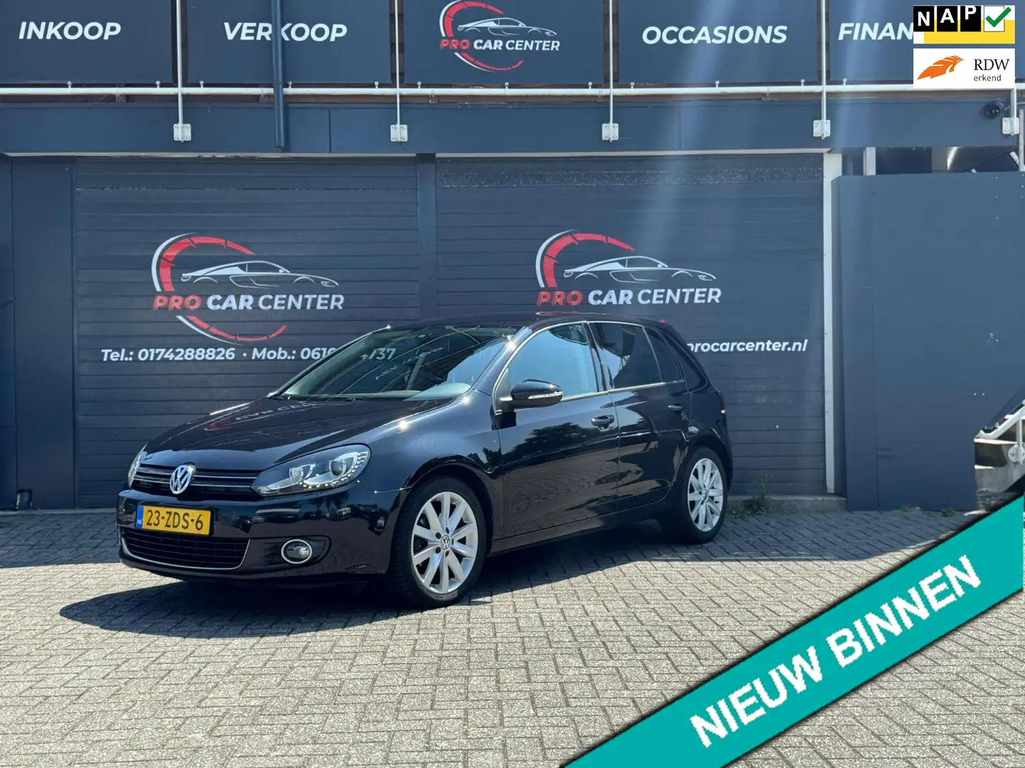 Volkswagen Golf 1.2 TSI Highline BlueMotion CLIMATE|CRUISE|V-A PDC Zwart - 1