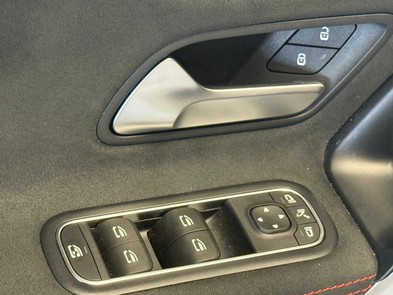 Mercedes-Benz CLA 250 250e Shooting Brake AMG Line | Pano | 56.237 km | — photo 13