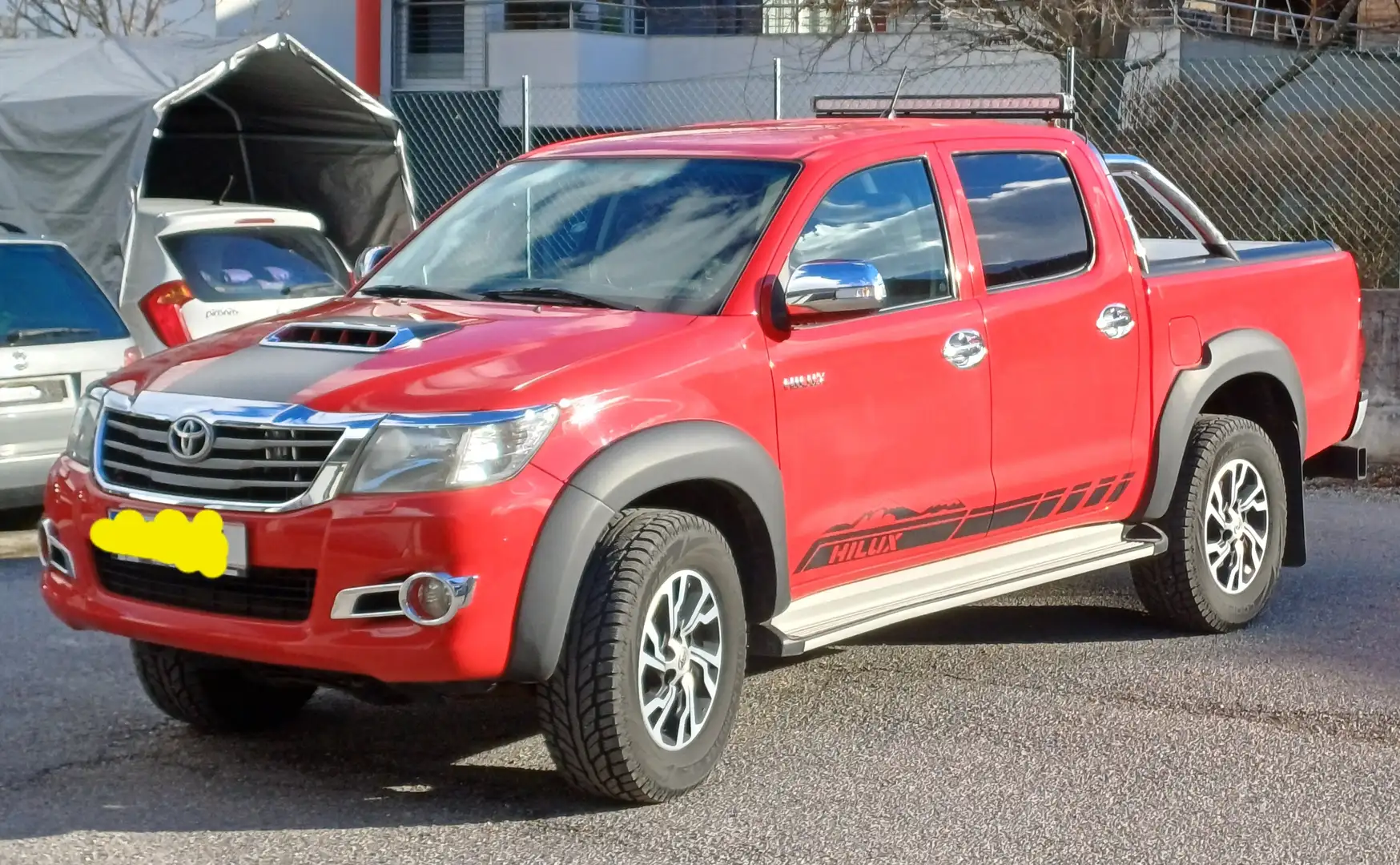 Toyota Hilux Red - 1