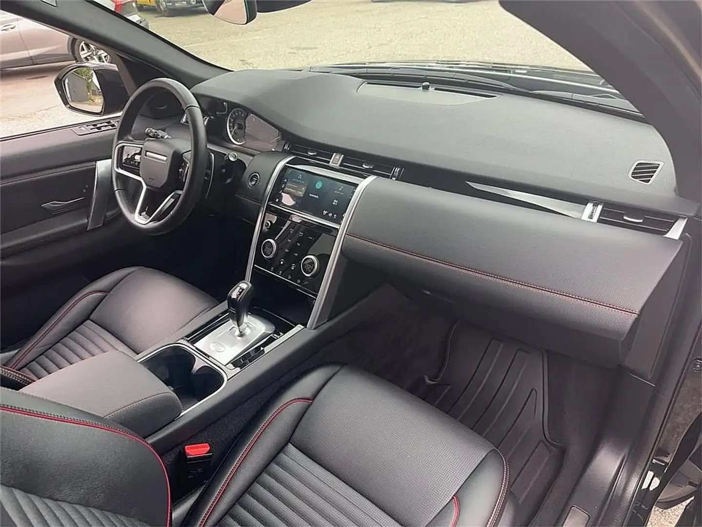 Land Rover Discovery Sport P300e PHEV AWD R-Dynamic S Aut. Schwarz - 2