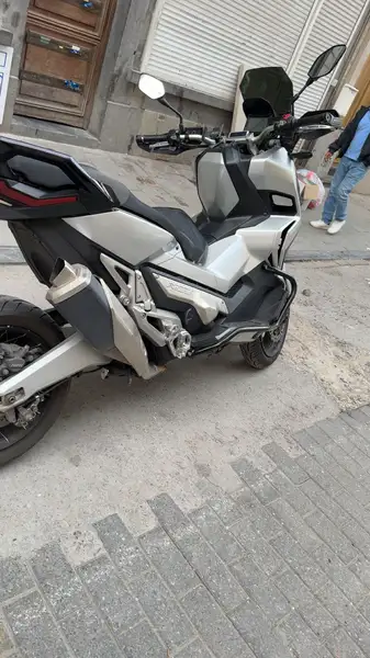 Honda X-ADV - foto 2