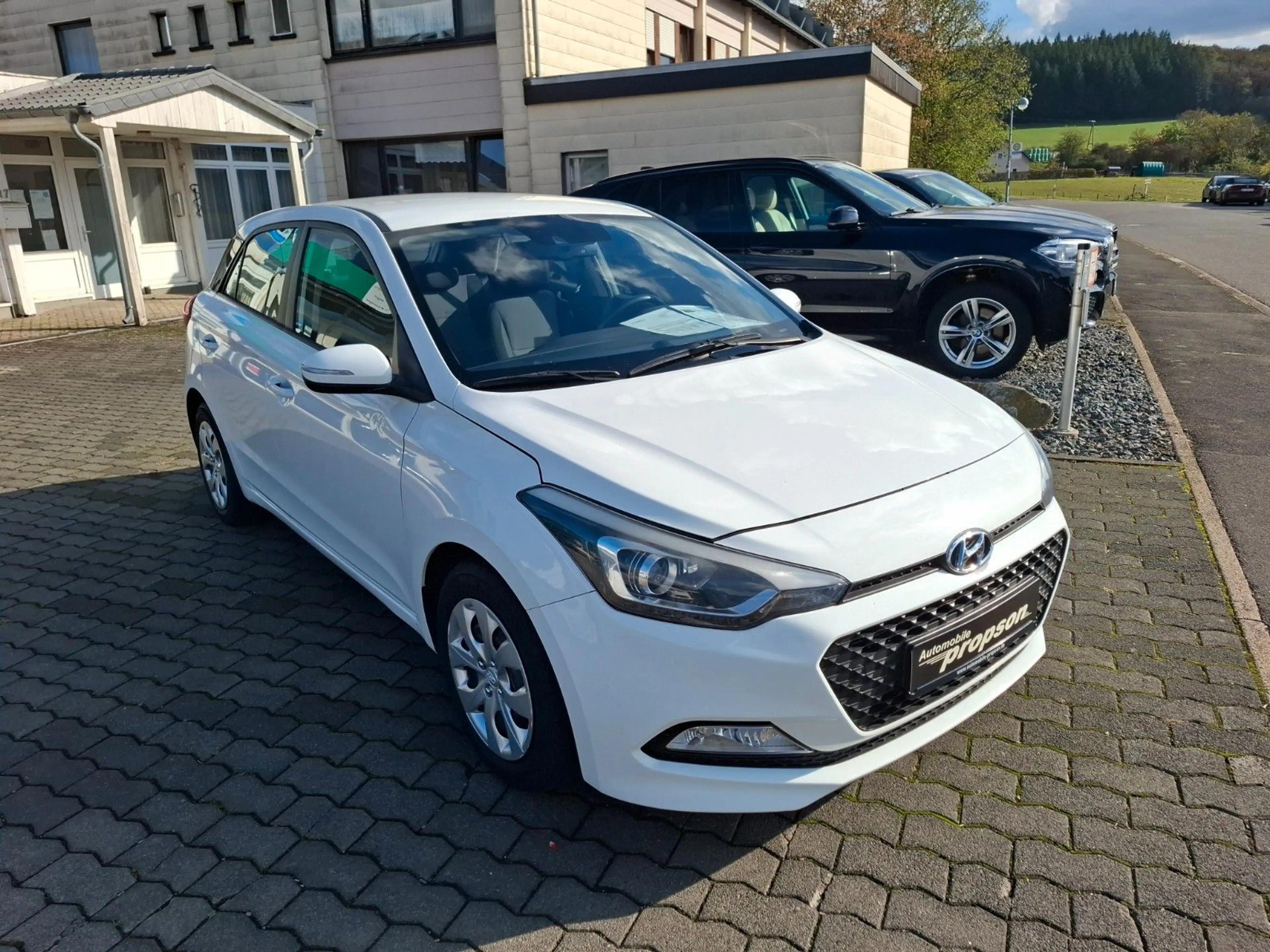 Hyundai i20 1.4 Trend Aut. KLIMA / USB / TEMPOMAT — photo 2