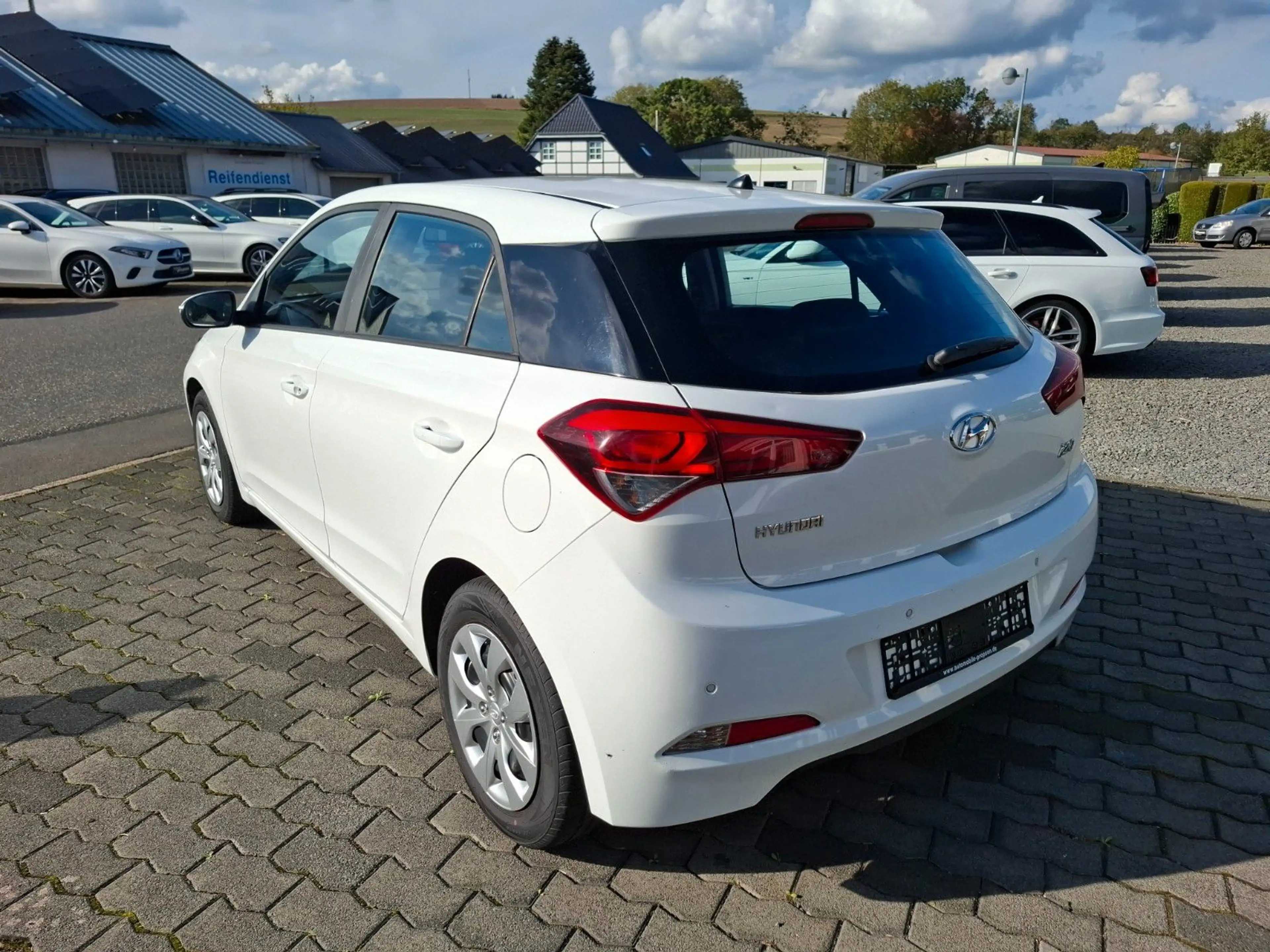 Hyundai i20 1.4 Trend Aut. KLIMA / USB / TEMPOMAT — photo 4
