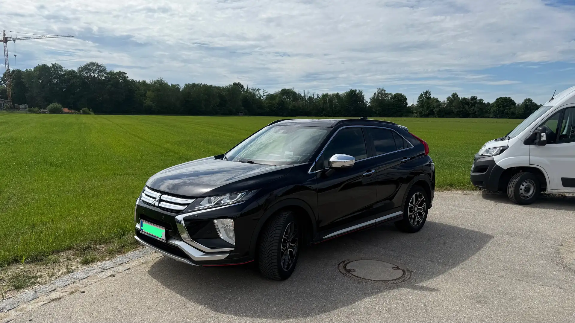 Mitsubishi Eclipse Cross INTENSE (gehobene Mittelklasse) - 2