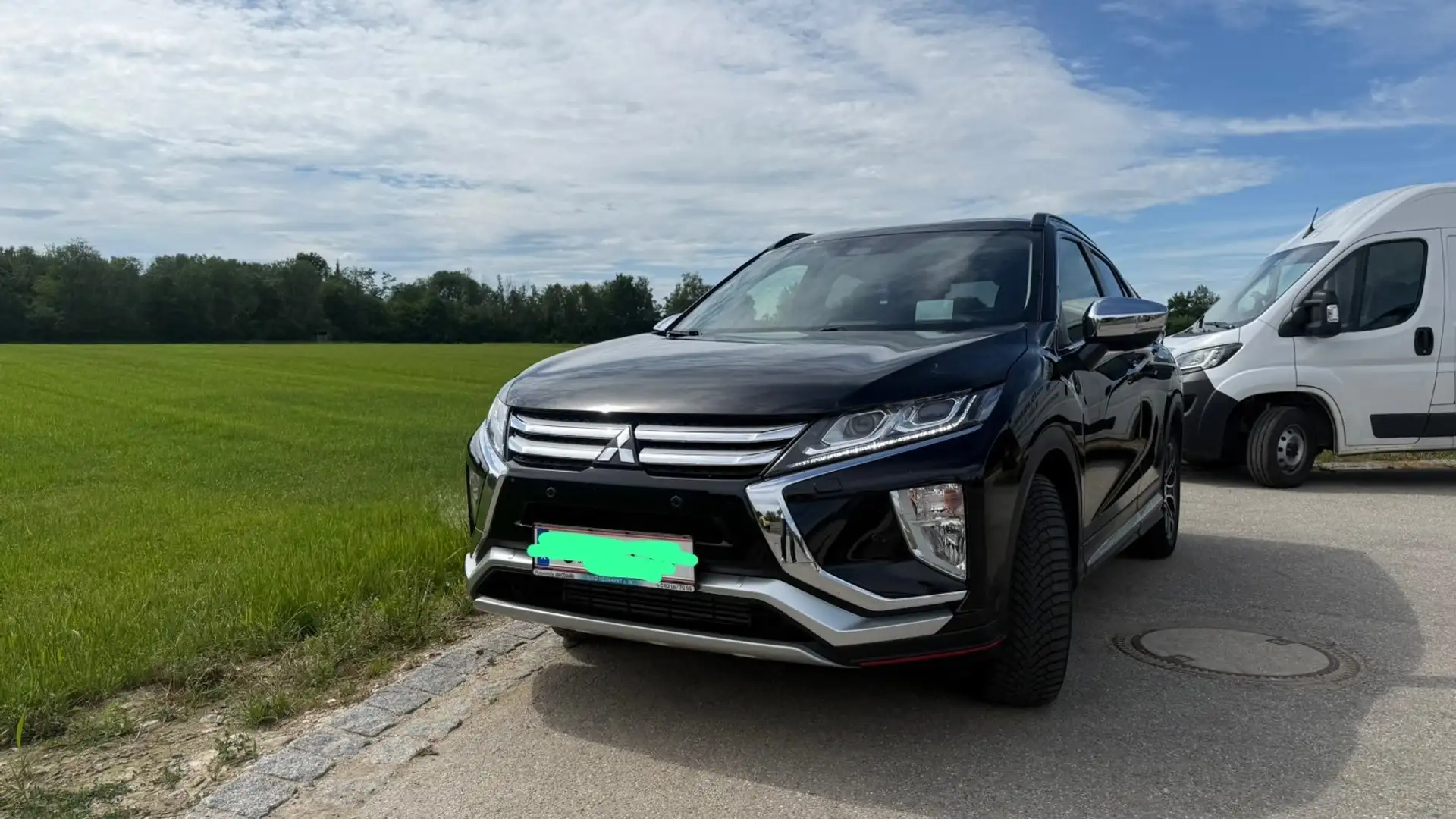 Mitsubishi Eclipse Cross INTENSE (gehobene Mittelklasse) - 1