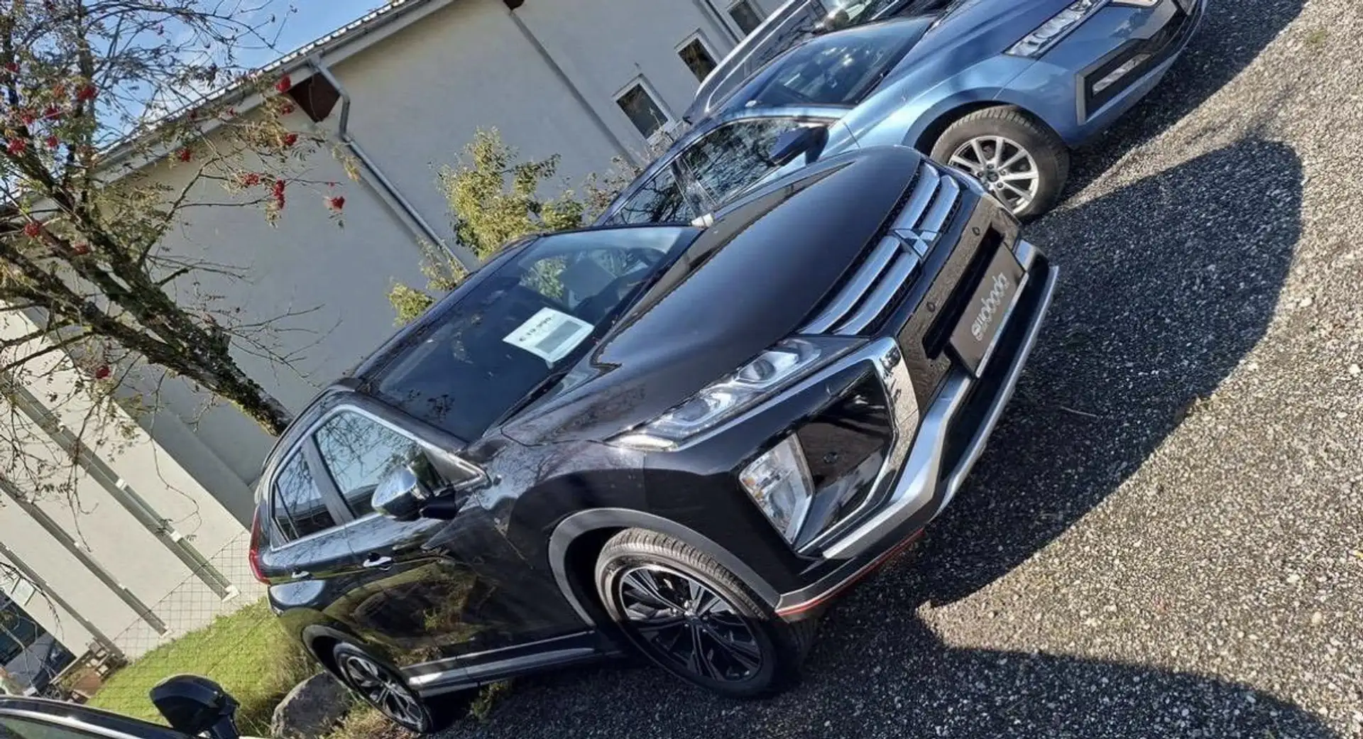 Mitsubishi Eclipse Cross INTENSE (gehobene Mittelklasse) - 2
