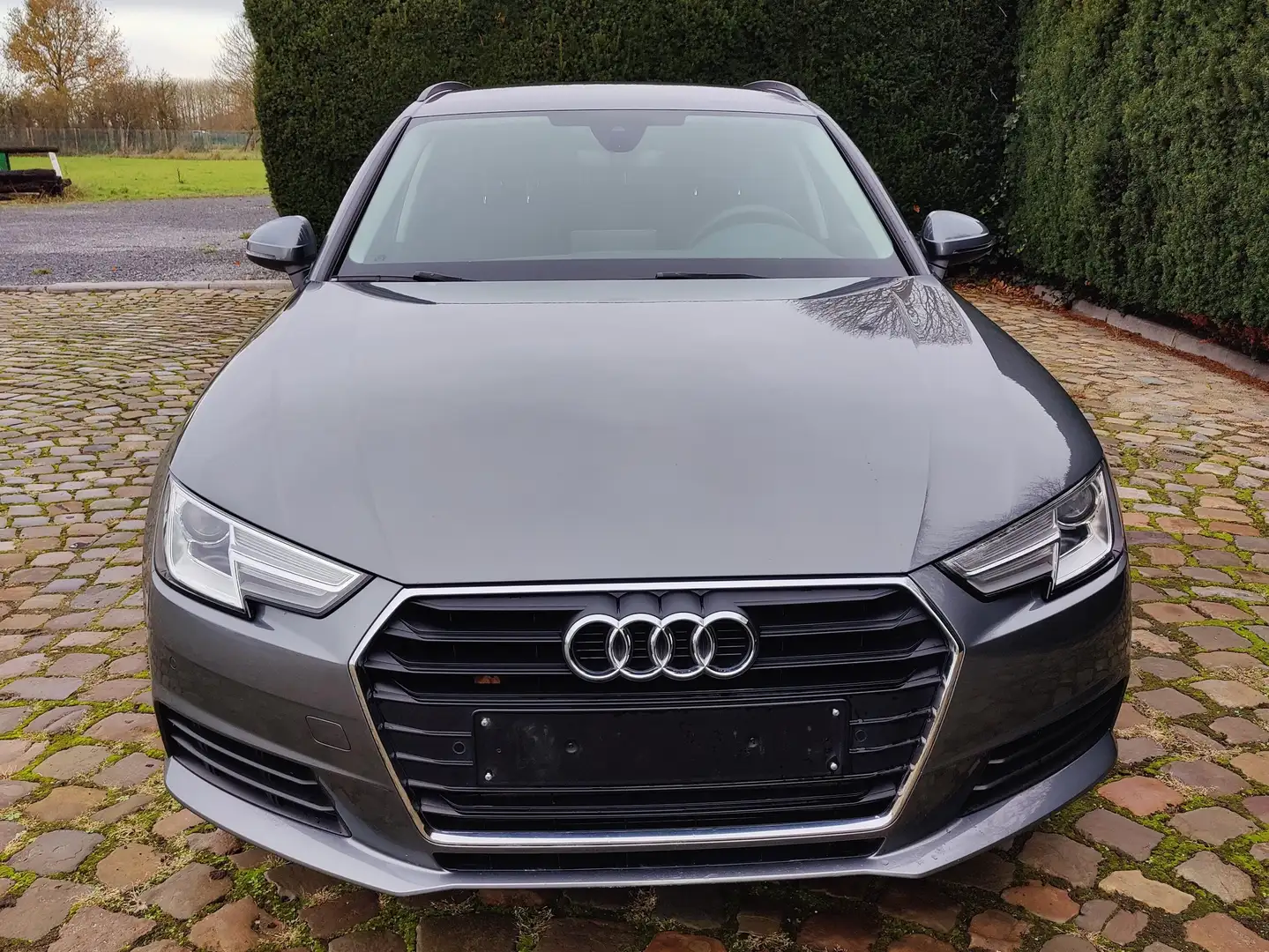 Audi A4 Avant 2.0 TFSI ultra S tronic Gris - 2