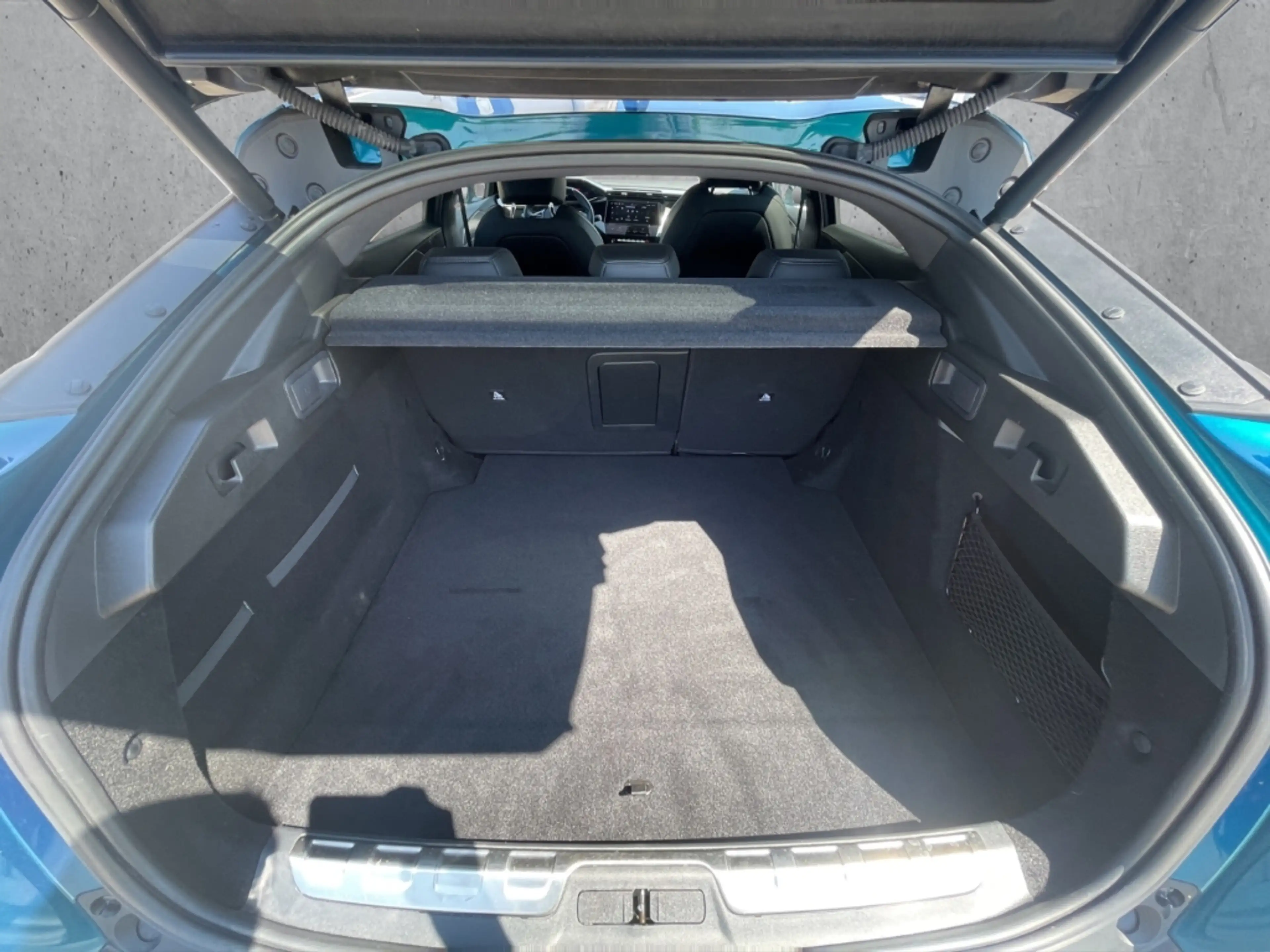 Peugeot 408 GT PT 130 EAT8 Navi Leder Memory Sitze Soundsystem — photo 7