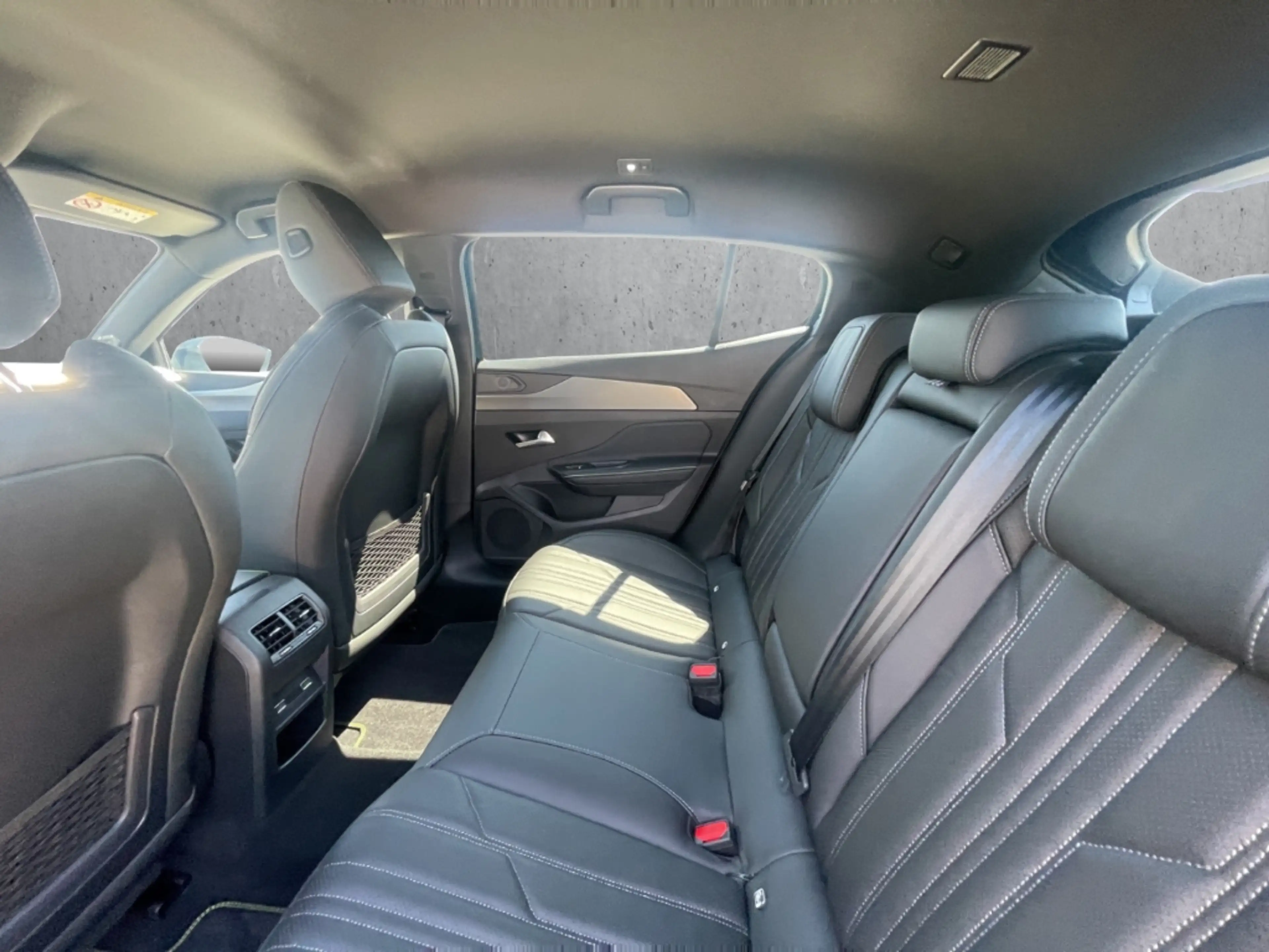 Peugeot 408 GT PT 130 EAT8 Navi Leder Memory Sitze Soundsystem — photo 8