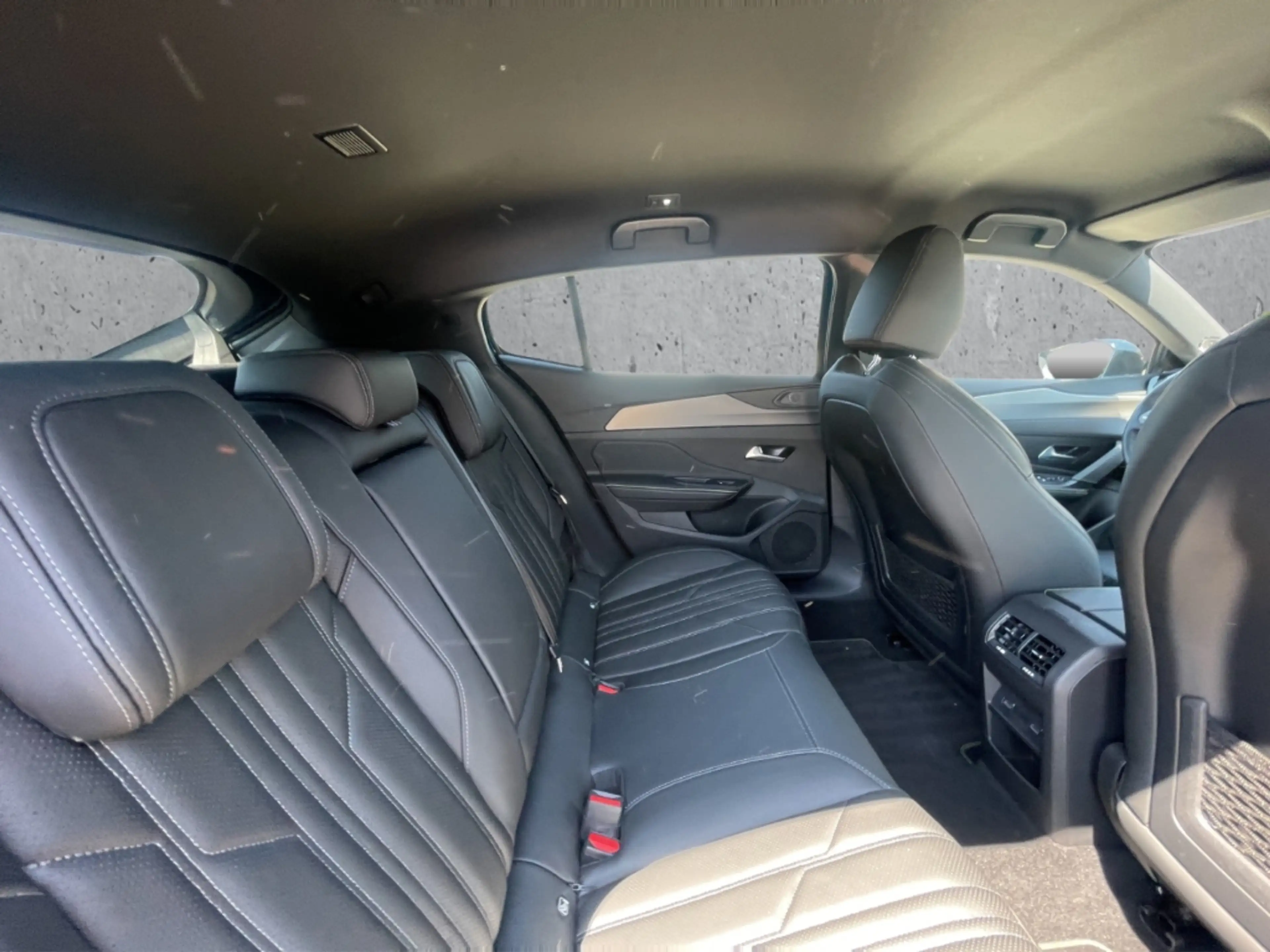 Peugeot 408 GT PT 130 EAT8 Navi Leder Memory Sitze Soundsystem — photo 14