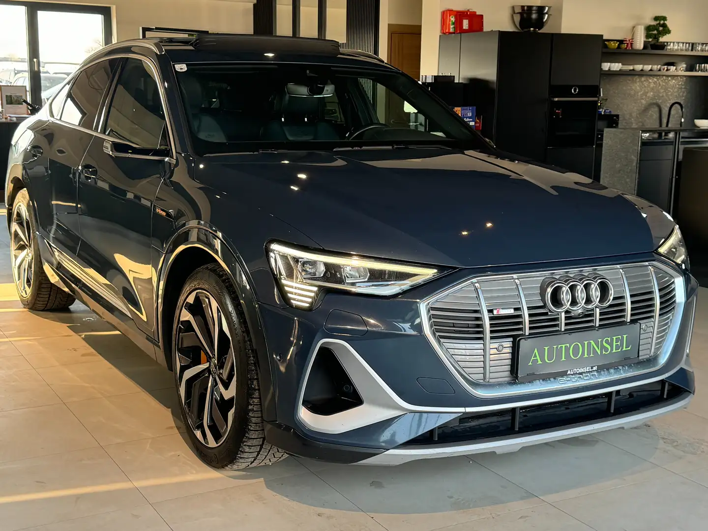 Audi e-tron 55 quattro Edition-ONE Vollausstattung Blau - 2