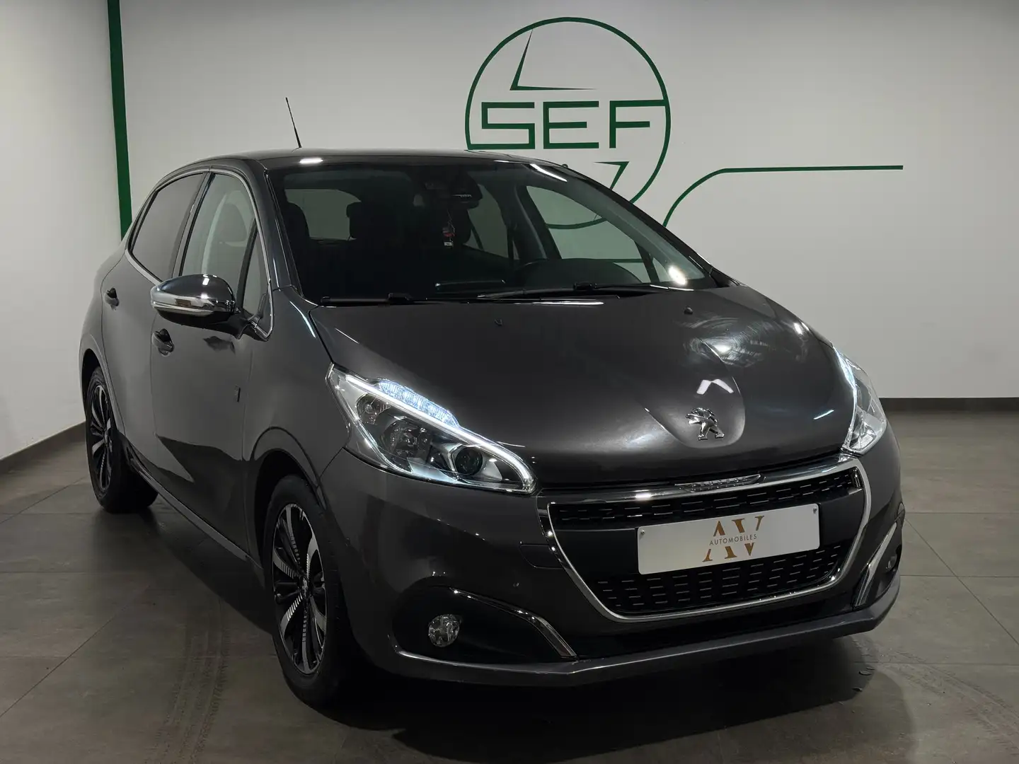 Peugeot 208 ** 1.2 * Tech Edition * BT /Auto * Garantie * Gris - 2