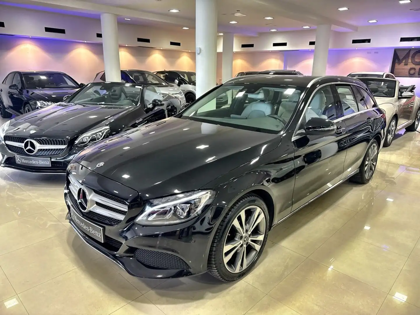Mercedes-Benz C 180 Estate Noir - 1