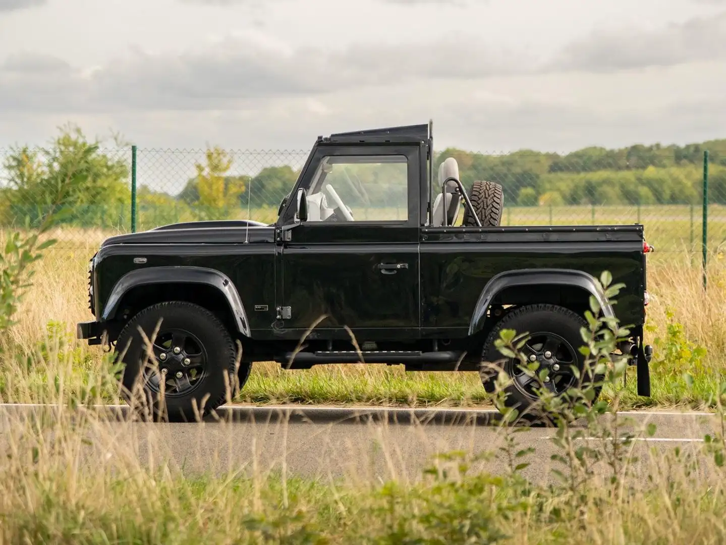 Land Rover Defender 90 Soft-Top Overland.Black Edition.Nr45 of 80 Negro - 2