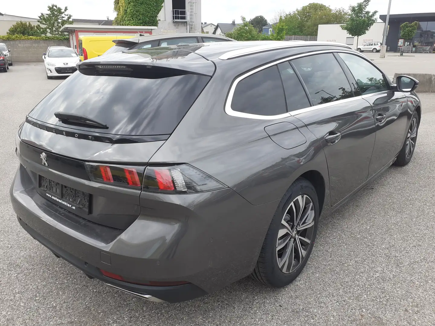 Peugeot 508 SW 1,5 BlueHDi 130 Allure Aut.*Garan.*NAVI*Kamera* Grijs - 2