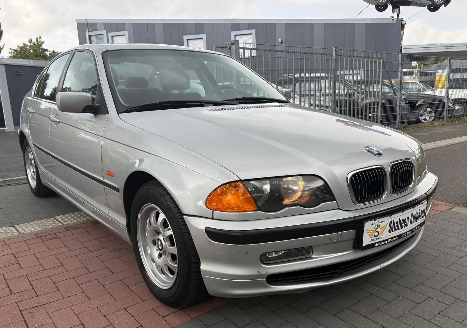 BMW 320 i Argento - 1