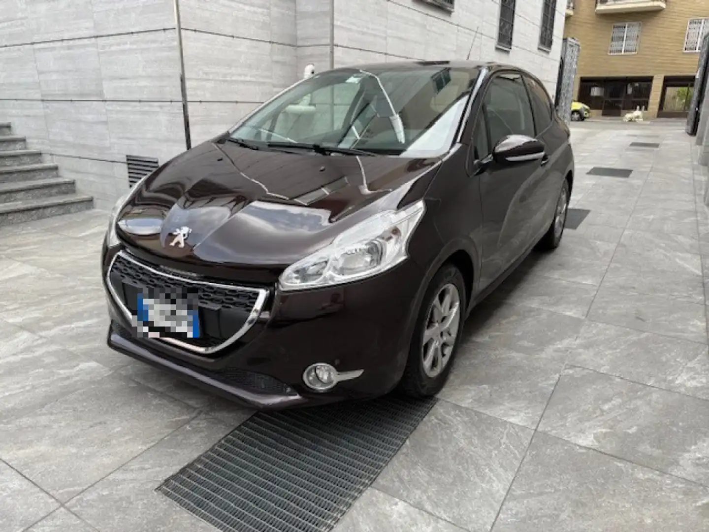 Peugeot 208 1° serie 1.2 VTi 82 CV 3 porte Access Brun - 1