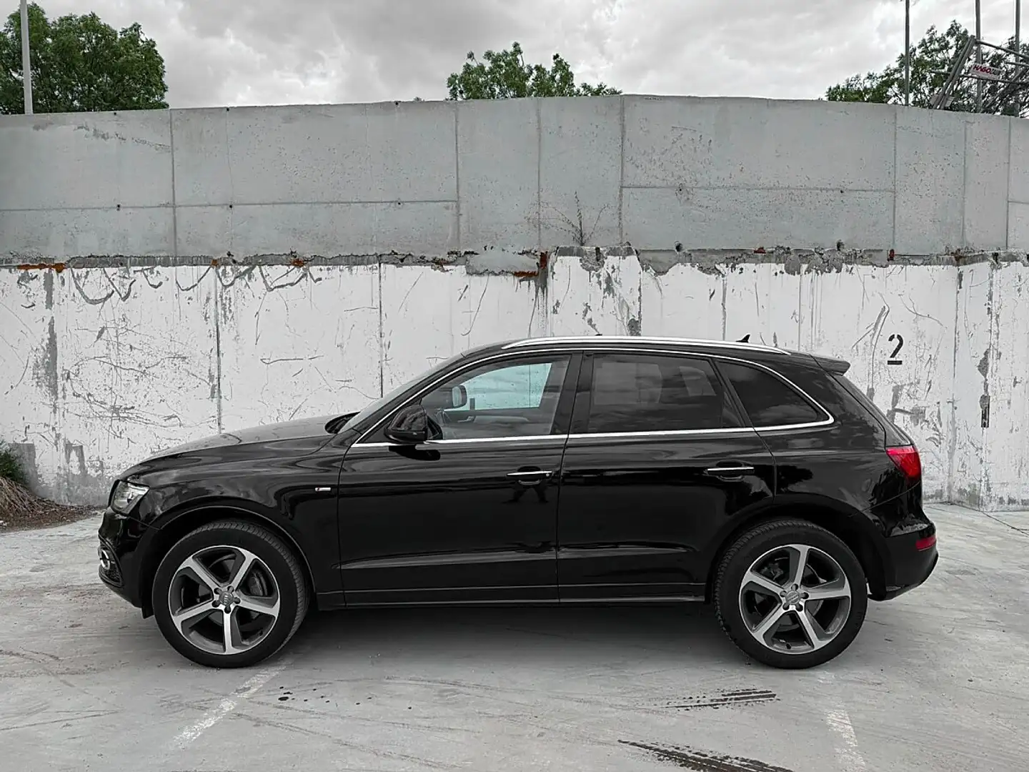 Audi Q5 3,0 TDI quattro Sport DPF S-tronic | S-LINE || ... Schwarz - 2