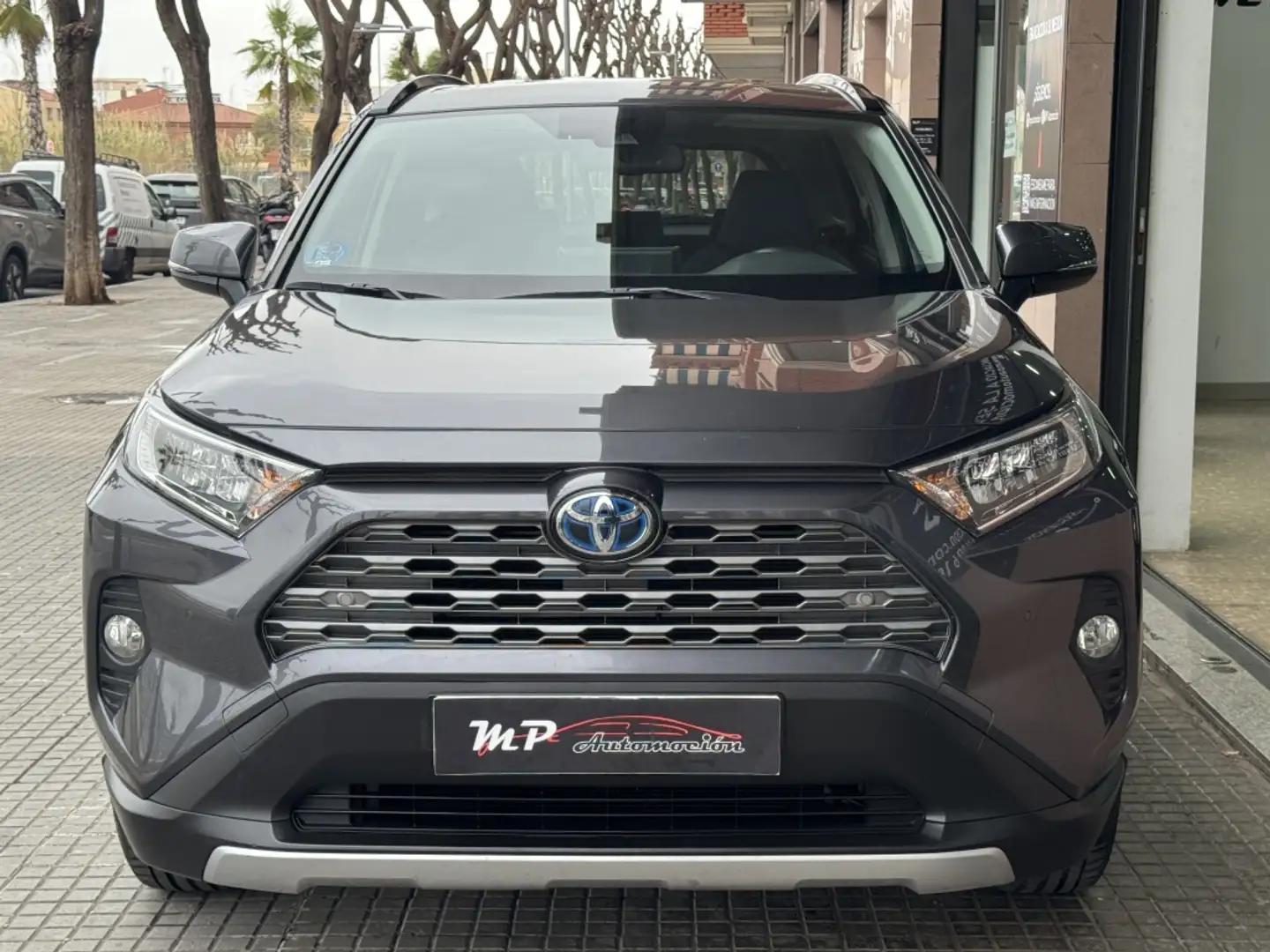 Toyota RAV 4 2.5 hybrid 2WD Advance Grau - 2