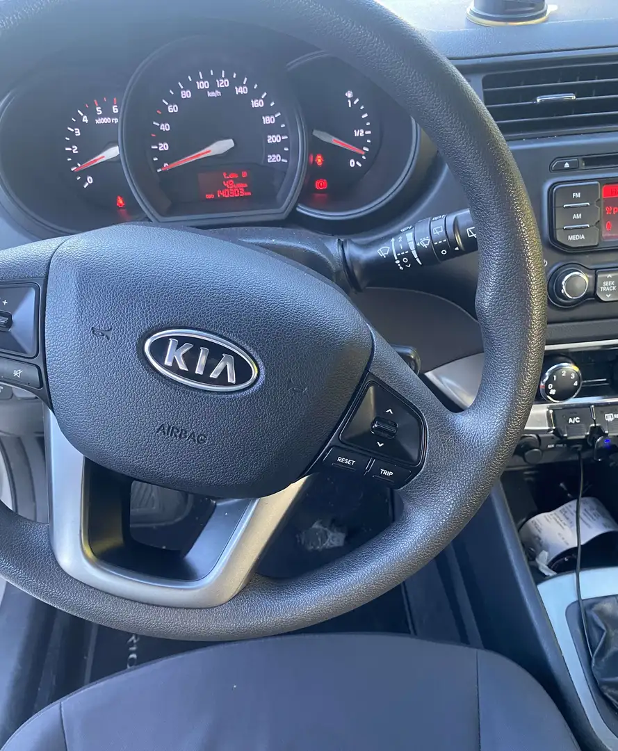 Kia Rio - 2