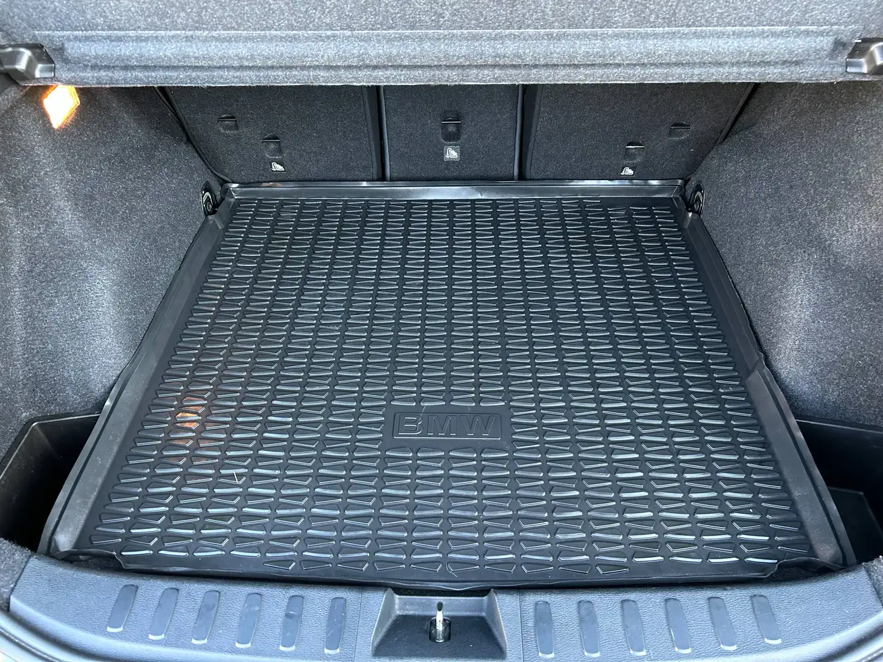 BMW X1 снимка BMW X1