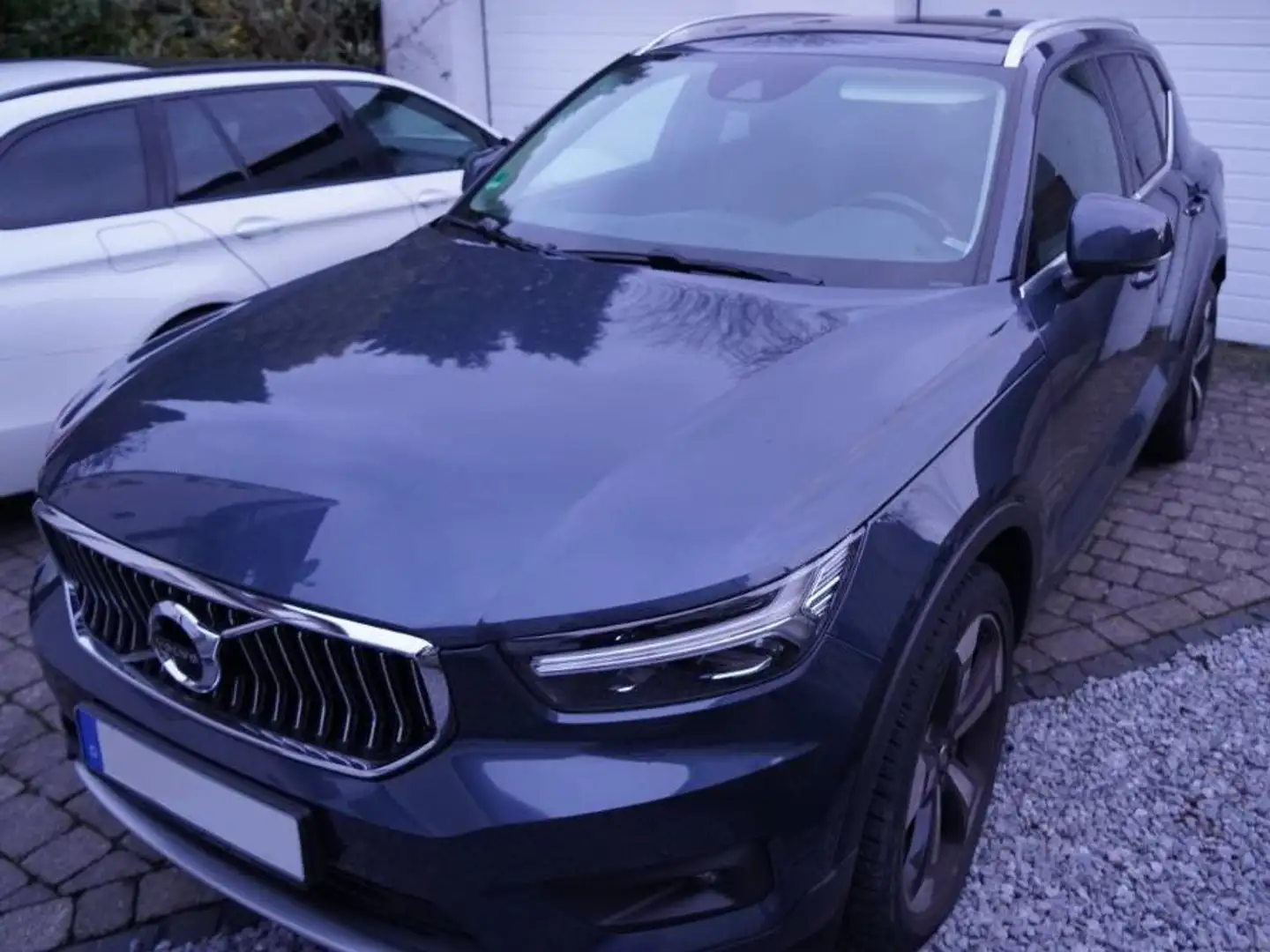 Volvo XC40 T4 AWD Geartronic Inscription Grau - 2