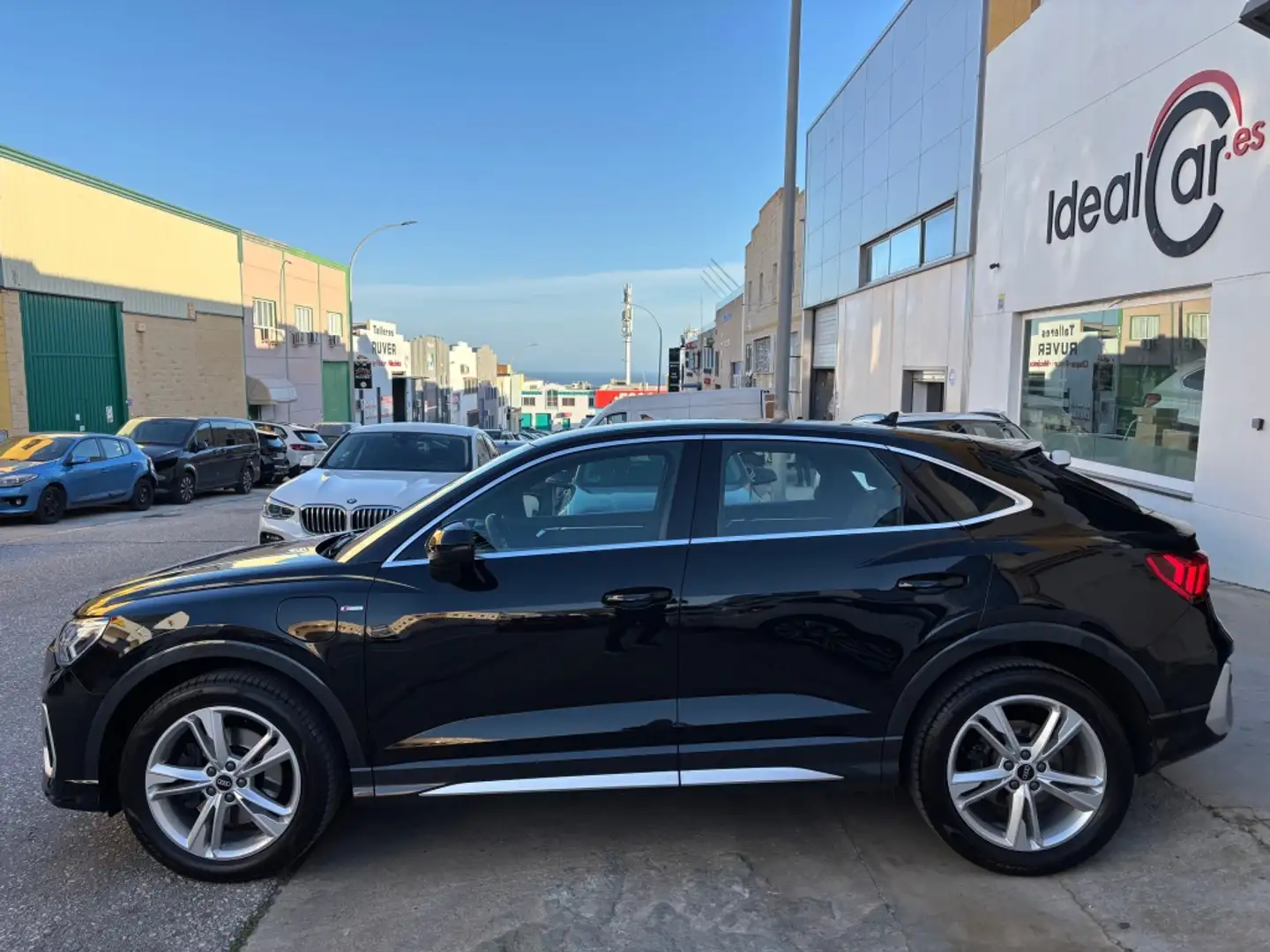 Audi Q3 Sportback 45 TFSIe S line S-tronic Schwarz - 2