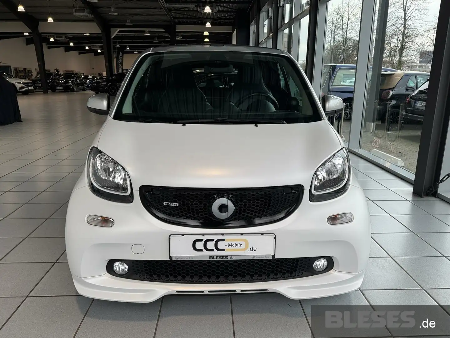 smart forTwo Cabrio 80kW Brabus+Navi+JBL+Leder+SHZ+LED&Sensor Weiß - 2