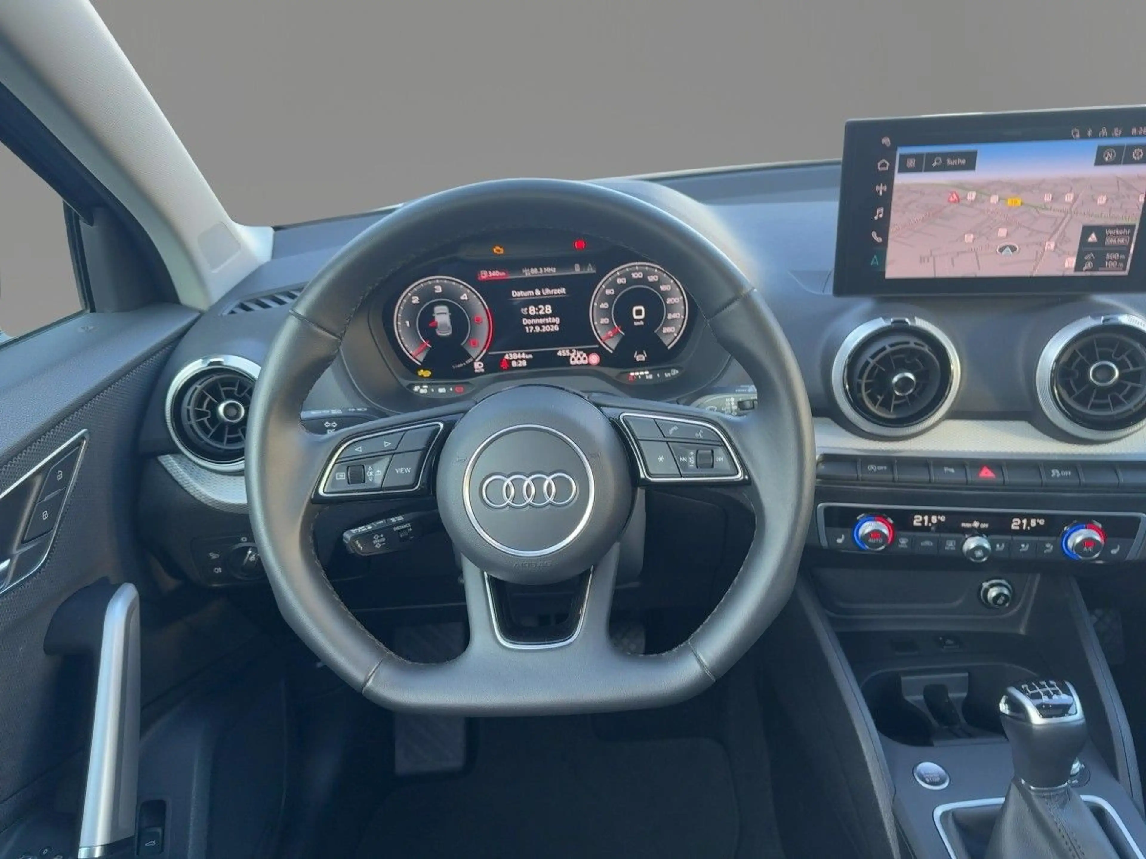 Audi Q2 S line 30 TDI MATRIX PANO KAM EL-HECKKL. SHZ — photo 11
