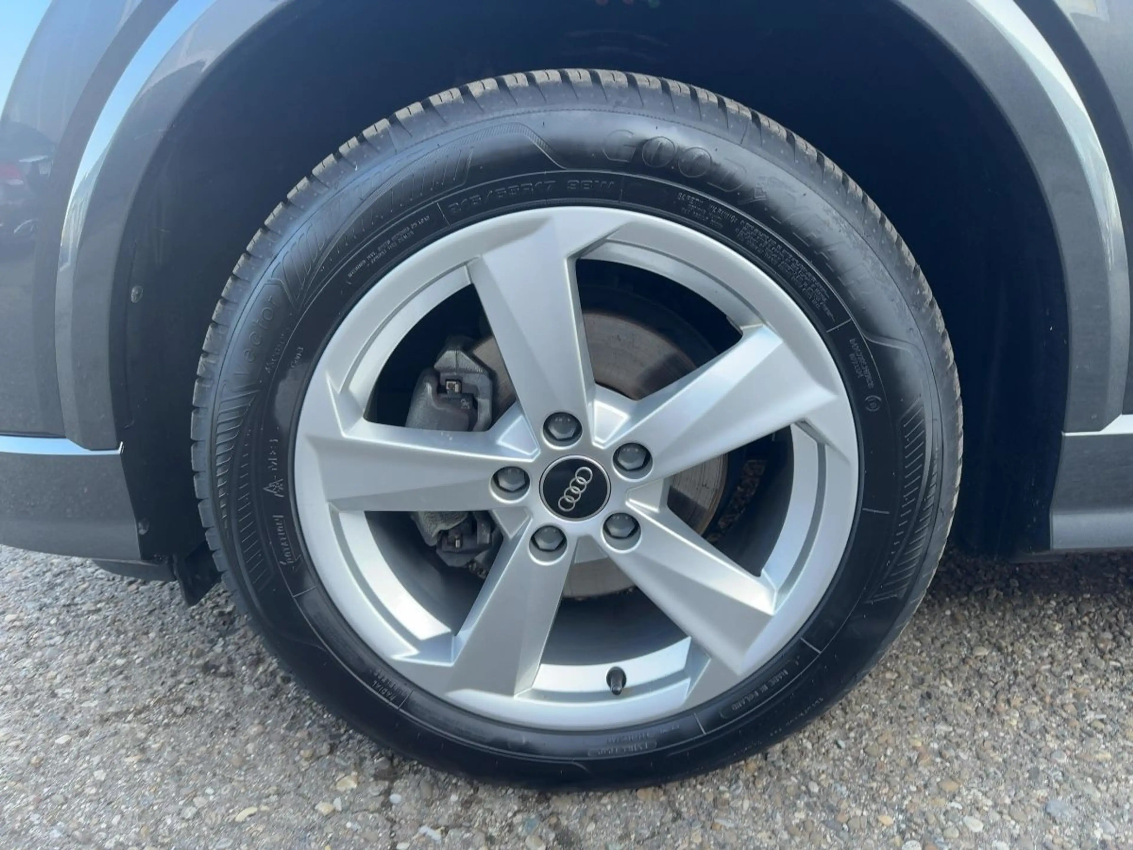 Audi Q2 S line 30 TDI MATRIX PANO KAM EL-HECKKL. SHZ — photo 13