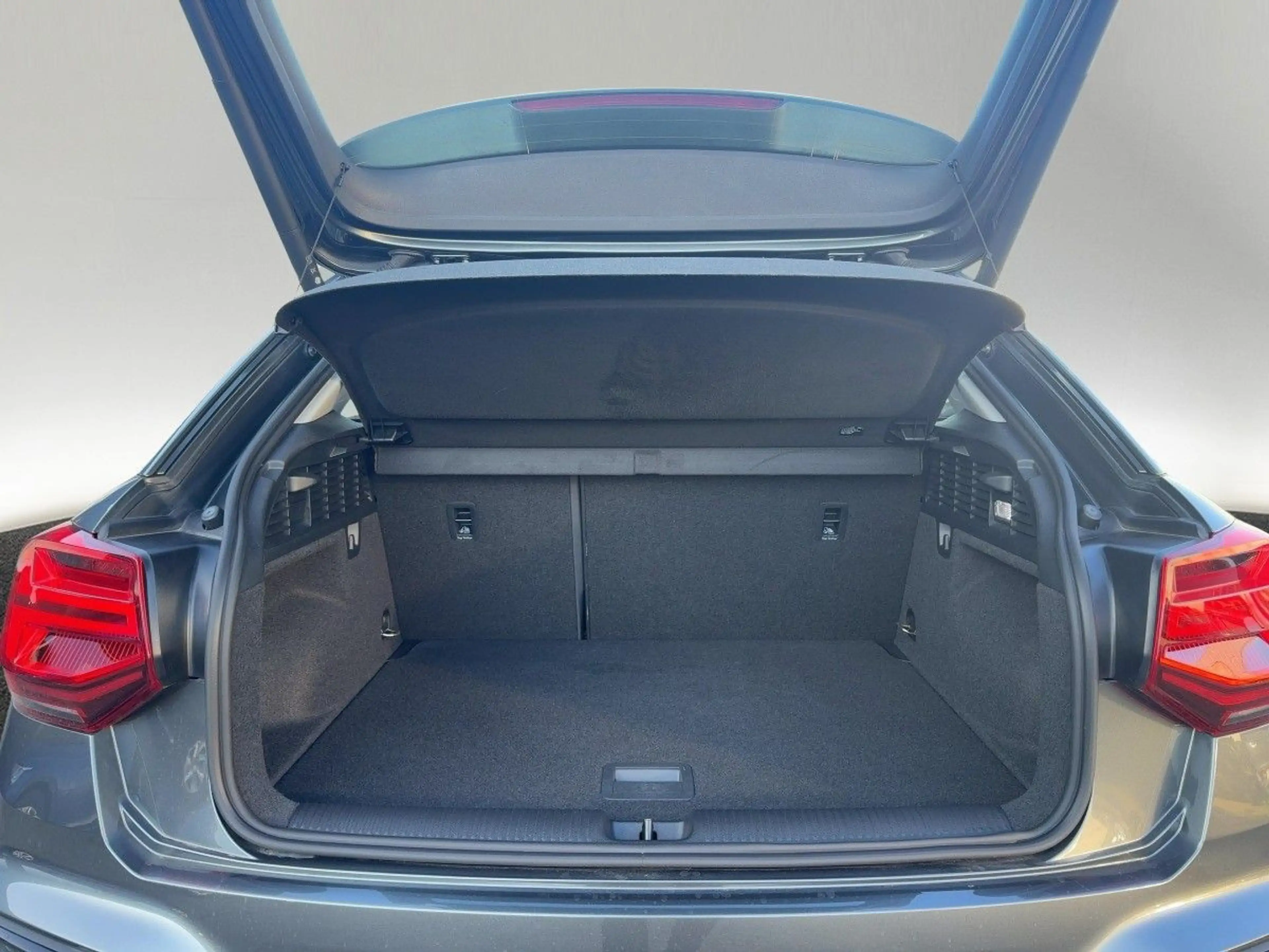 Audi Q2 S line 30 TDI MATRIX PANO KAM EL-HECKKL. SHZ — photo 7