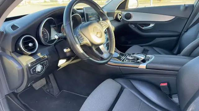 Mercedes-Benz C-Class view 8
