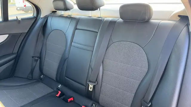 Mercedes-Benz C-Class view 9