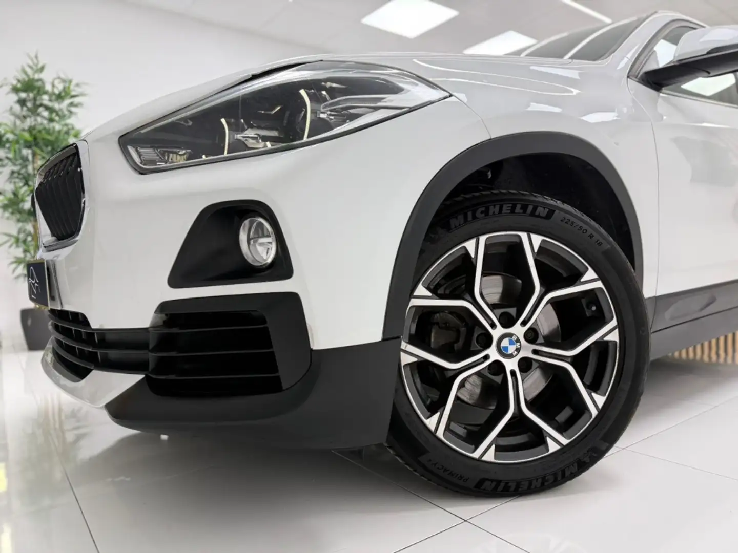 BMW X2 sDrive 18iA Blanco - 2