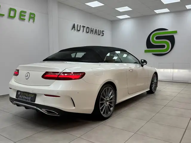 Mercedes-Benz E-Class view 11