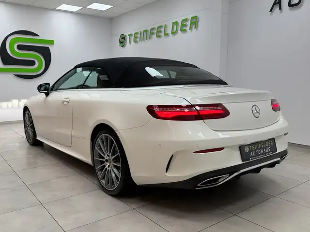 Mercedes-Benz E-Class view 9