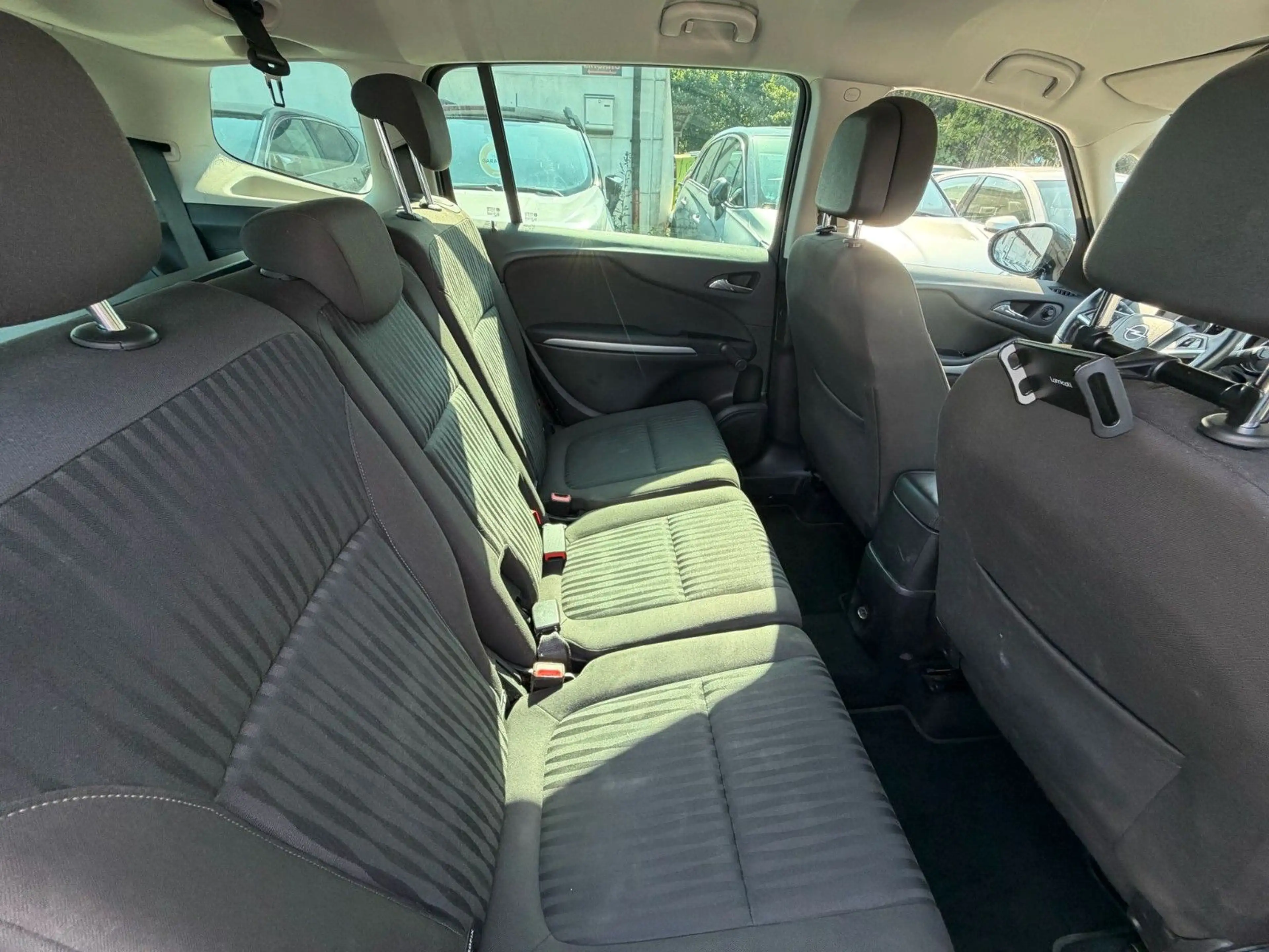Opel Zafira Tourer Zafira C 1.6 CDTI, 7Sitzer, Navi, PDC, SZH,2Hand — photo 15