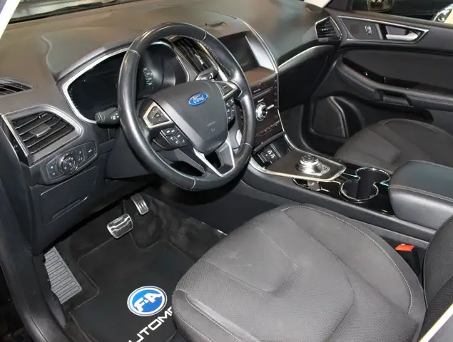 Ford S-Max view 13