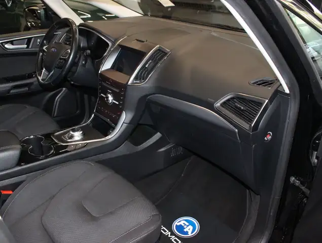 Ford S-Max view 9