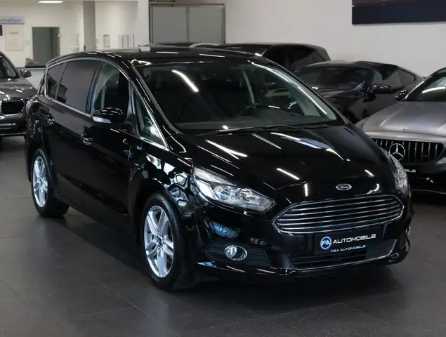 Ford S-Max view 2