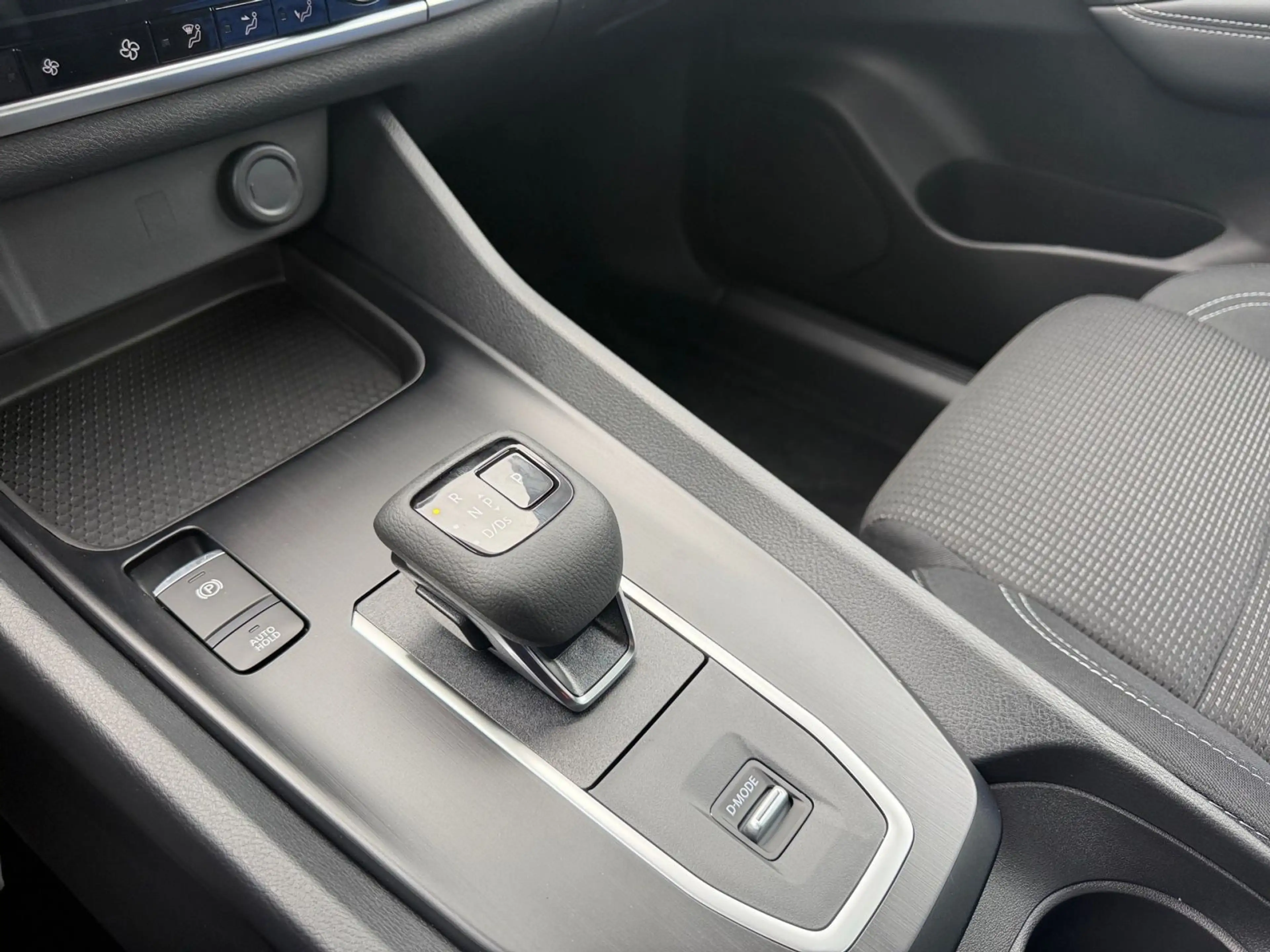 Nissan Qashqai QASHQAI ACENTA MHEV AT - SHZ LHZ CAM CARPLAY — photo 13