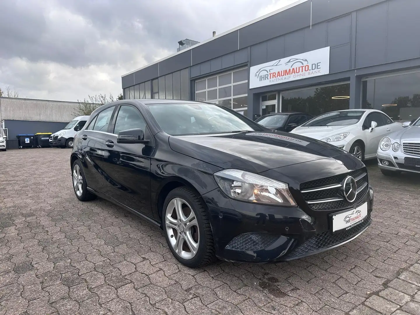 Mercedes-Benz A 180 A 180 BlueEfficiency Neu TÜV Noir - 1