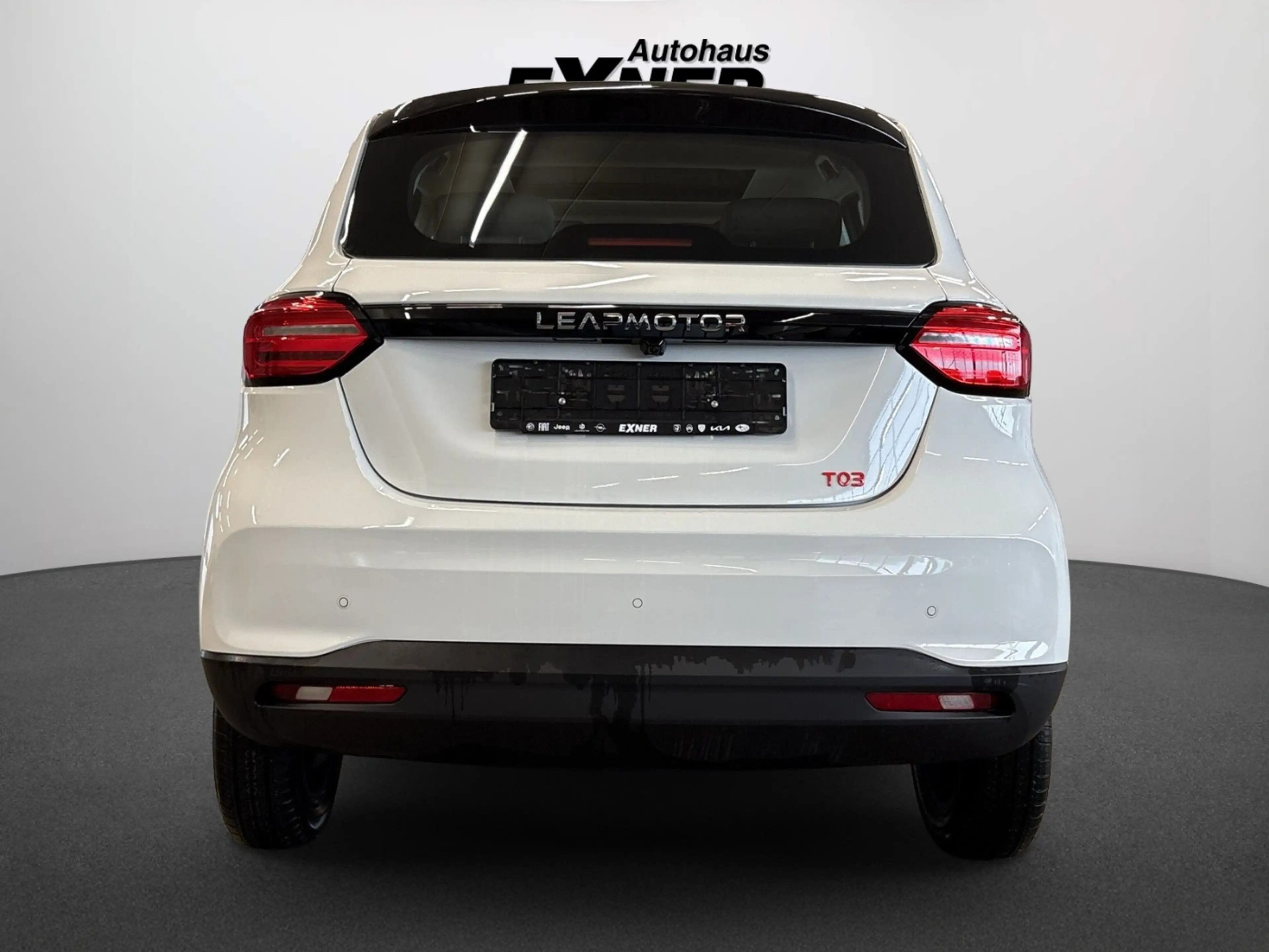Leapmotor T03 ACC, Alu, Navi, Panoramaglasdach, Klima — photo 7