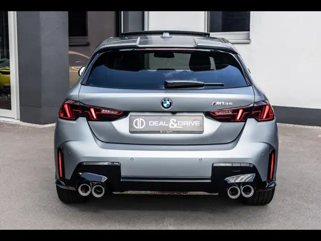 BMW 1 Series view 6