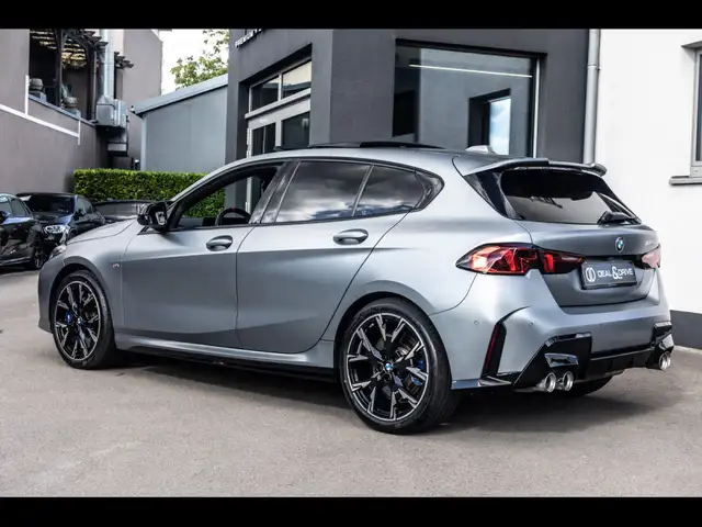 BMW 1 Series view 10