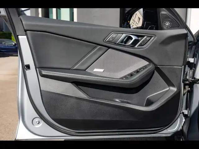BMW 1 Series view 11